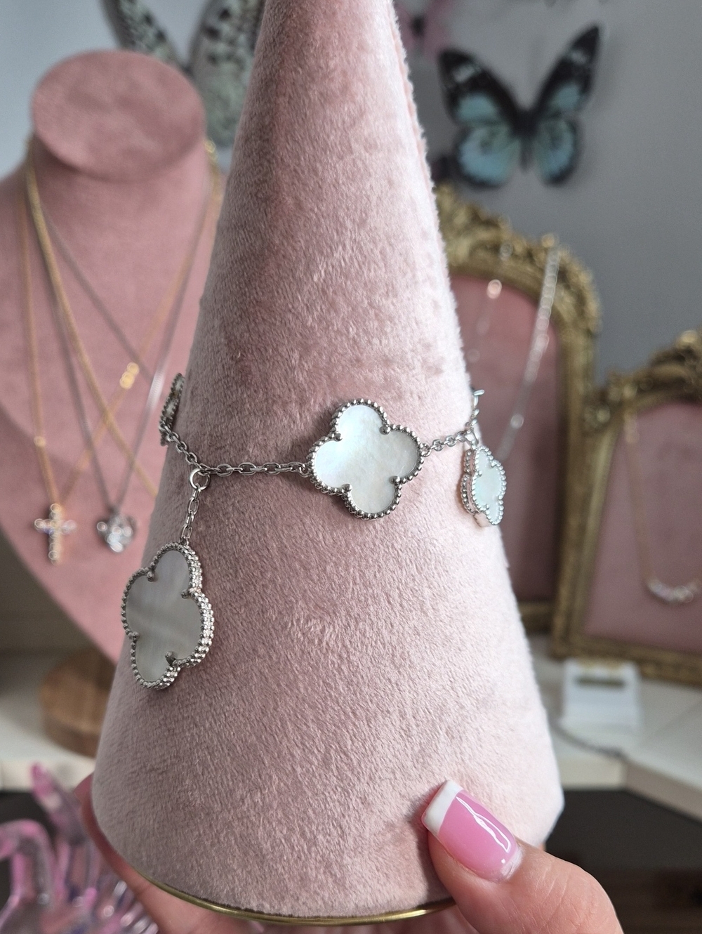 Mother-of-Pearl Clover Charm Bracelet Stainless Steel